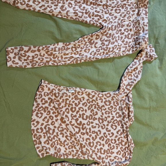 Pip & Phee pajamas  (18-24) - Picture 5 of 9